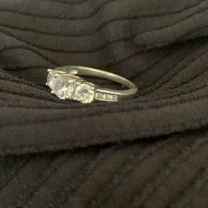 Sterling silver 925 ring with CZ stones size 6
